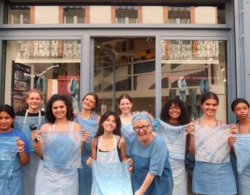 hssa-toulouse-students-after-tie-dye-workshop-module-1.JPG