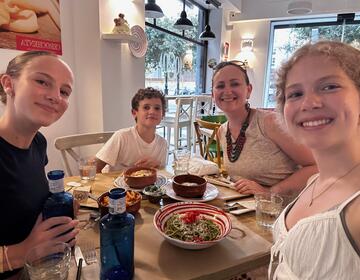 student with host family in palma