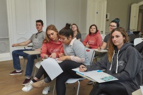 london-classroom-lecture-students