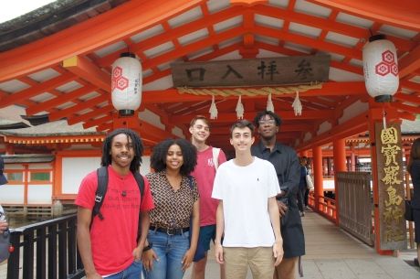 tokyo-red-temple-group