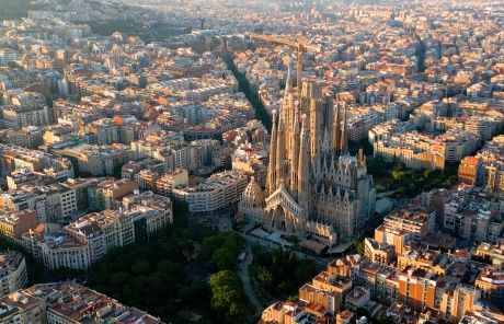 aerial view la sagrada familia barcelona spain