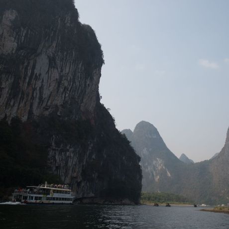 boat ride guilin mountains li river