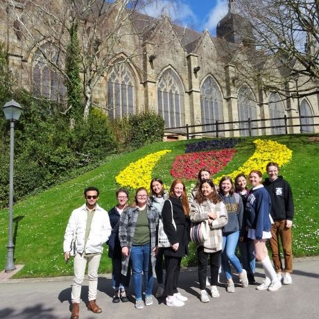group of students abroad rennes flowers