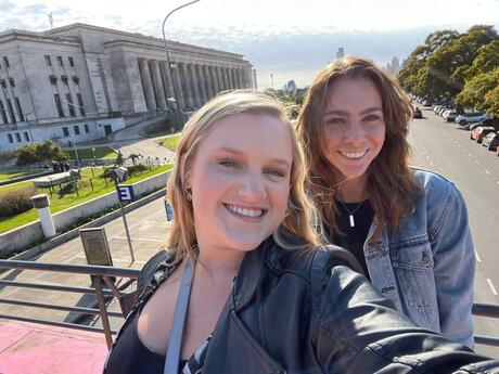 Buenos-aires_students-at-famous-bridge-in-recoleta-neighbohoor-infront-of-law-school