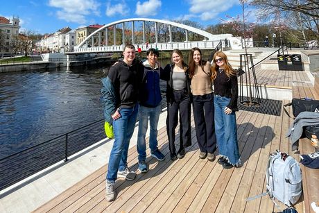 tallinn-students-tartu-bridge
