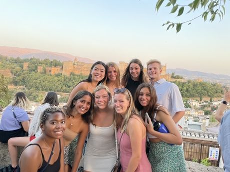 Study-abroad_seville_summer_female students