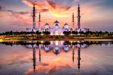 abu-dhabi-grand-mosque-night
