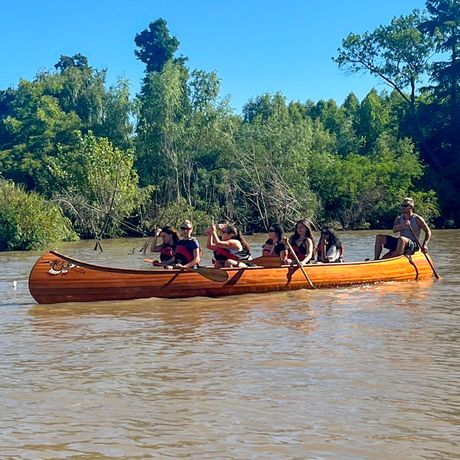 buenos-aires-students-canoeing-tigre-delta