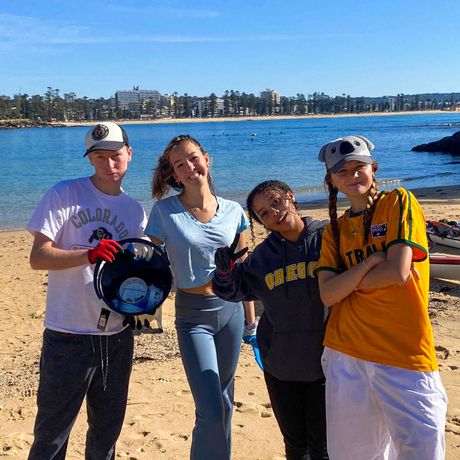 sydney-students-beach-cleanup