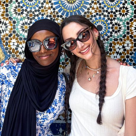 rabat-two-girls-smiling-mosaic