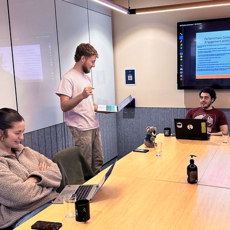 melbourne-students-classroom-debate