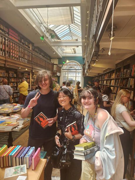 london-england-students-bookstore.jpg
