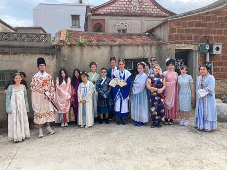 taipei-traditional-clothes.JPG
