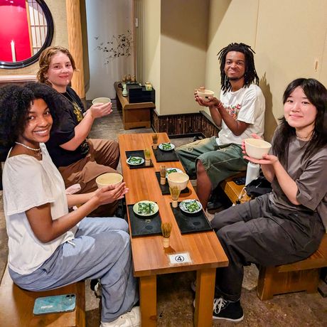 kyoto-four-students-matcha-making-experience