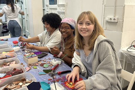 barcelona-students-trencadis-mosaic-workshop
