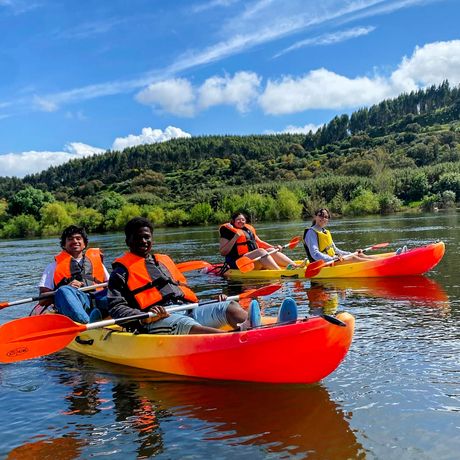 lisbon-four-students-kayaking