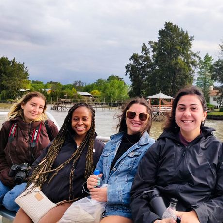 buenos-aires-four-female-students-tigre-delta-boat-tour