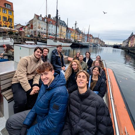 copenhagen-large-student-group-canal-tour-by-boat