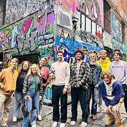 melbourne-large-student-group-hosier-lane-graffiti-wall