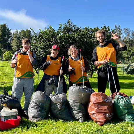 seville-students-volunteering-ccii-trash-cleanup