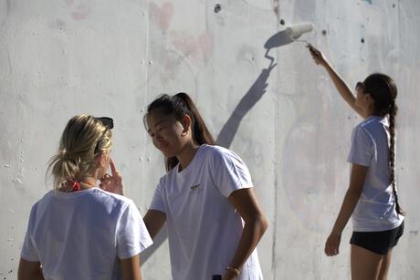 CIEE students volunteer in Seville