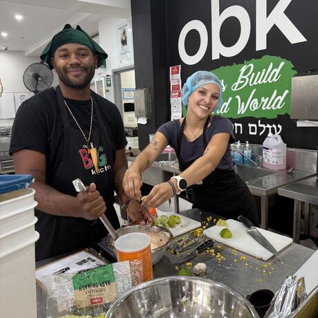 CIEE Sydney students volunteering at Our Big Kitchen