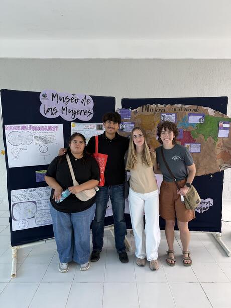 CIEE students volunteering in Merida