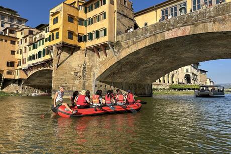 rafting-activity-on-the-arno-river-in-florence.JPG
