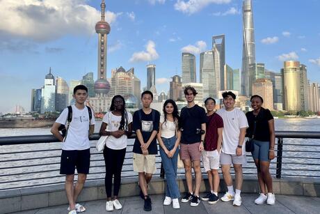 shanghai-students-exploring-with-roommates.jpg