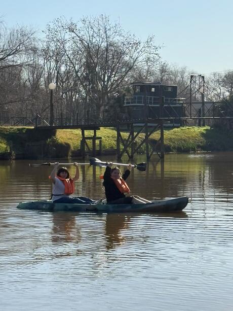 hssa-students-kayaking-in-delta-tigre.jpeg