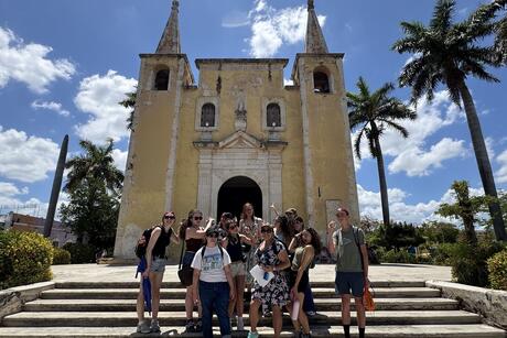 hssa-merida-students-at-parque-de-santa-ana.jpg