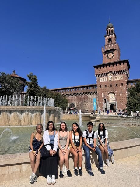 hssa-milan_students-stop-at-castello-sforzesco.jpeg