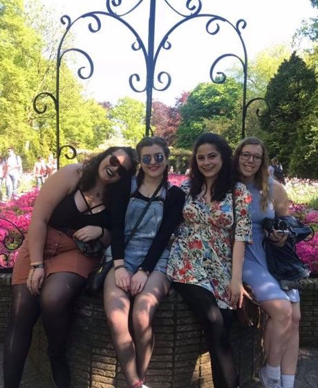 amsterdam students in gardens abroad