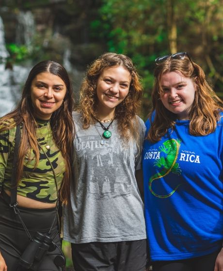 students in monteverde cloud forest study abroad