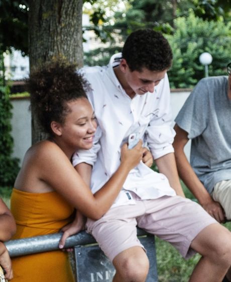 4 students together_ friends_ diversity_France_Toulouse.jpg