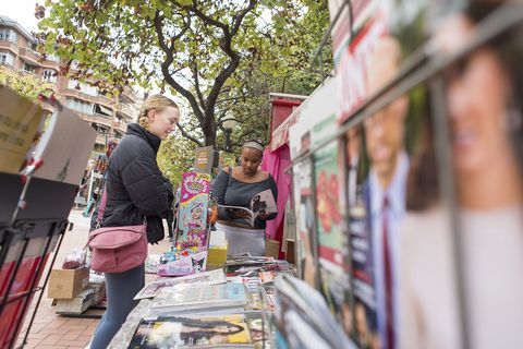 Students browsing an outdoor market while studying abroad