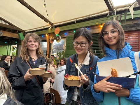 Students wat dinner at the Reffen food stalls