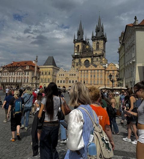 A group of HSSA students next to Our Lady before Týn 