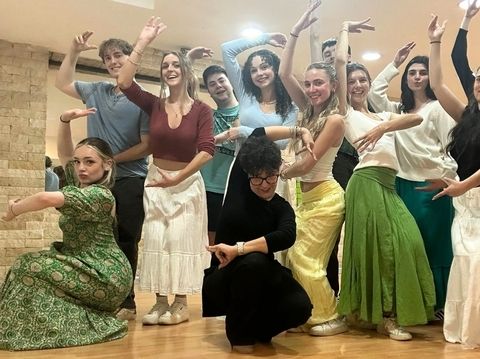 Students posing in dance class in Alicante