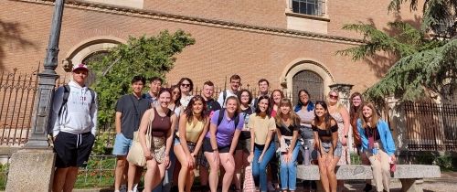 alcala de henares study group in front of building