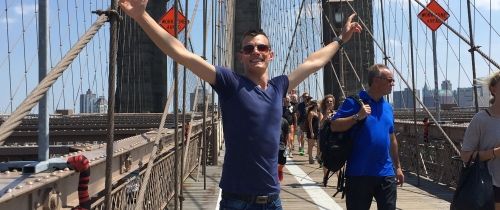 ciee intern in usa new york city bridge