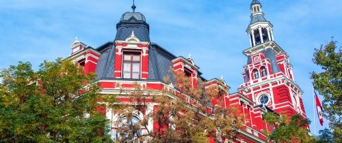 santiago-ch-red-building