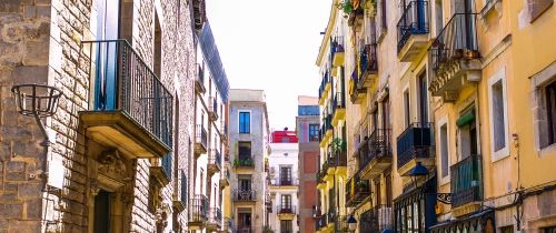 barcelona side street houses balcony