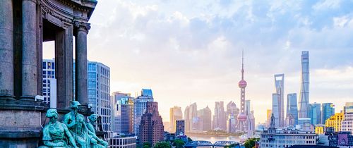 shanghai-skyline-winding-huangpu-rive