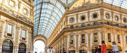 milan-italy-plaza.jpg