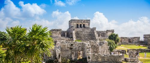 mexico_mayan-ruins-next-to-caribbean-sea.jpg