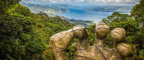 monteverde-hand-arenal-statue-lake-arenal