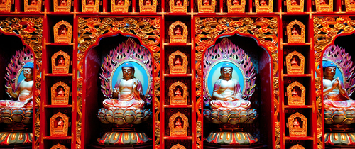 singapore-buddhist-temple-statue-wall