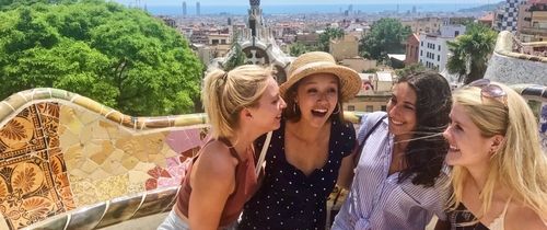 barcelona summer college female group-guell