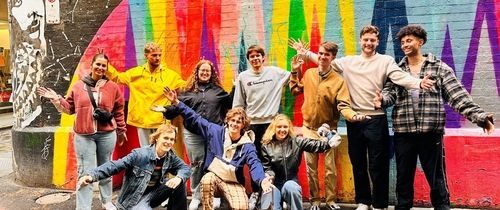 Melbourne students at street art 